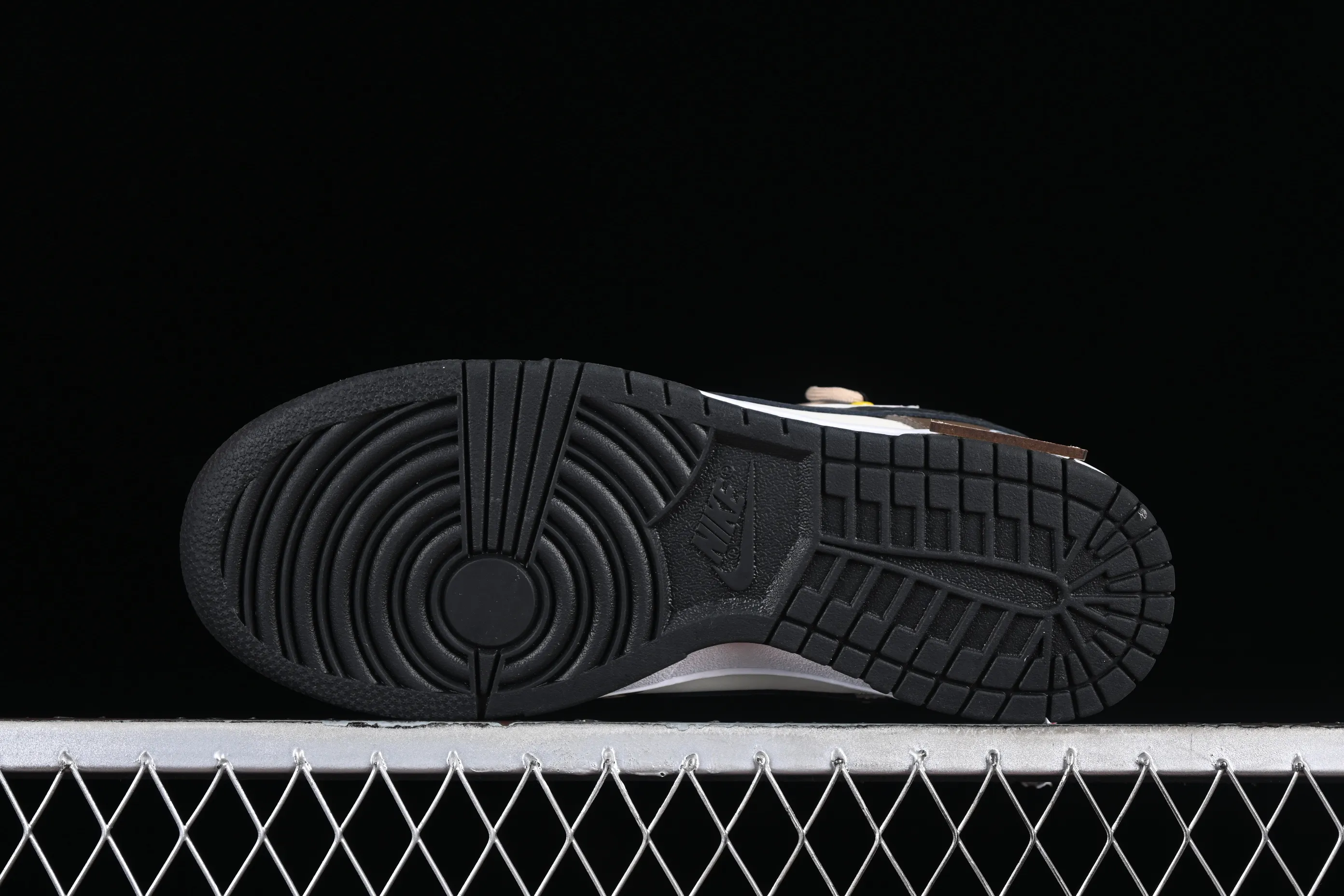 All Categories Nk SB Dunk Series Nk SB Dunk Low Low-top Sneakers Nk Dunk Low Panda Prank Jungle Crossing Overcoming Troubles Black Mamba Snake Print SB Strap Low-top Casual Sneakers DV0831-002